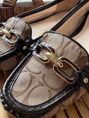 Coach Perri Loafer Signature C Canvas Patent Leather Gold C Size 7.5 BRAND NEW